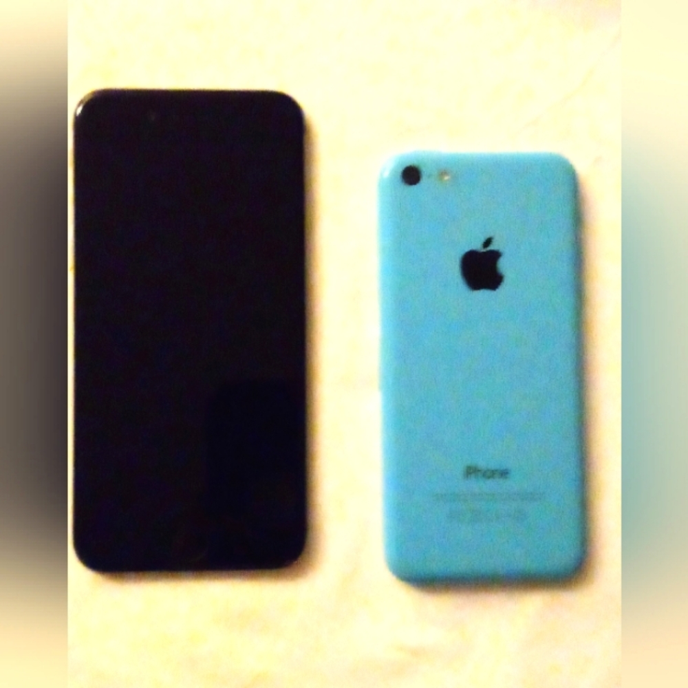 Apple iPhone 5c in Blue And Apple iPhone 6 Silver